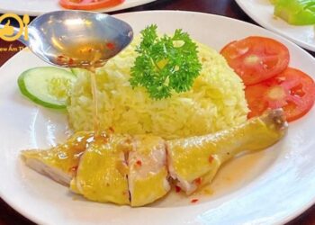 Cách nấu cơm gà Hải Nam - Món ngon Singapore ngay tại nhà