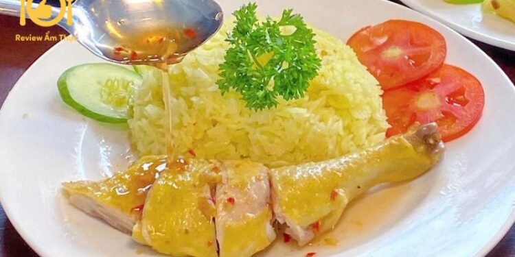 Cách nấu cơm gà Hải Nam - Món ngon Singapore ngay tại nhà