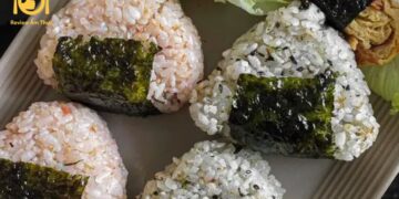 cơm nắm cá ngừ