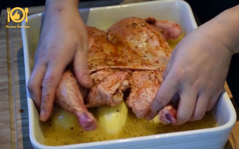 Bí quyết làm món gà nướng bơ tỏi chuẩn vị, thịt mọng nước 11 gà nướng bơ tỏi