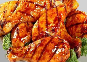 Bỏ túi 4 địa chỉ bán gà nướng mật ong Hà Nội đáng thử nhất