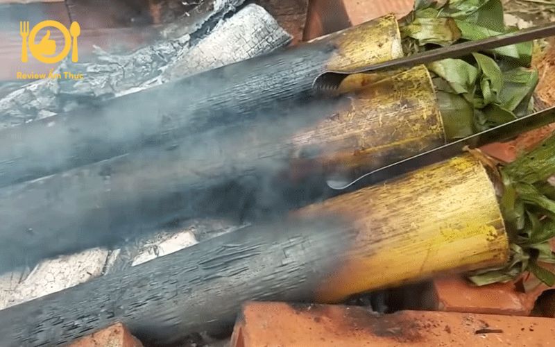 Cách làm gà nướng ống tre - Món ngon dân dã chiêu đãi cả nhà 19 Bước 3: Nướng gà ống tre