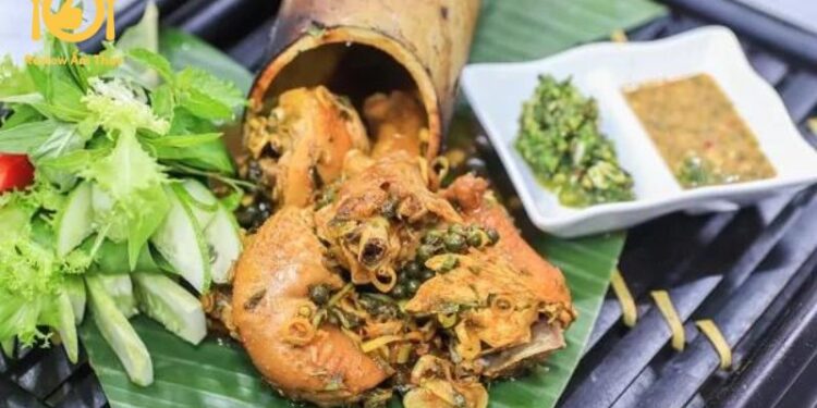 Cách làm gà nướng ống tre - Món ngon dân dã chiêu đãi cả nhà