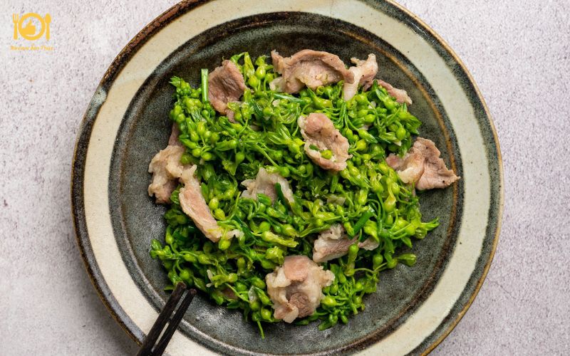 Hoa thiên lý xào thịt lợn - Món ăn tốt cho sức khỏe và hấp dẫn 7 hoa thiên lý xào thịt lợn