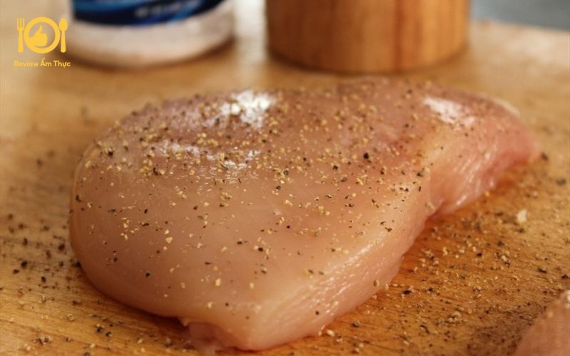 Làm món ức gà nướng mật ong ngon đúng điệu với các bước dễ dàng 11 ức gà nướng mật ong