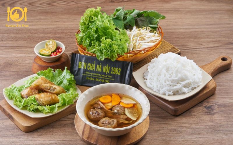 Review bún chả Hà Nội 1982 - Quán có gì hấp dẫn và đặc biệt? 10 Bún chả Hà Nội 1982