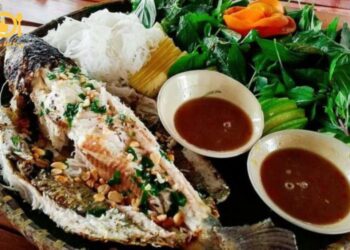 cá lóc nướng đất sét