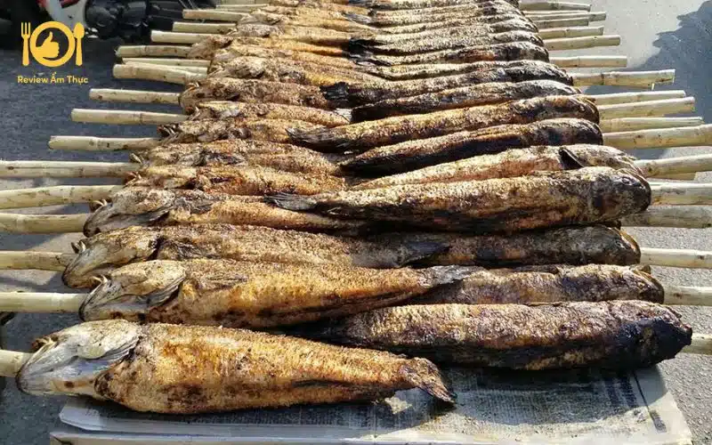 Review quán cá lóc nướng Lữ Gia - Quán lề đường siêu đông khách 8 cá lóc nướng lữ gia