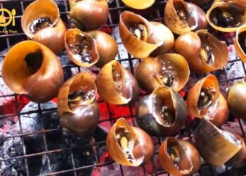 Lưu ngay 4 cách làm ốc nướng sa tế dân dã, ăn một lần nhớ mãi
