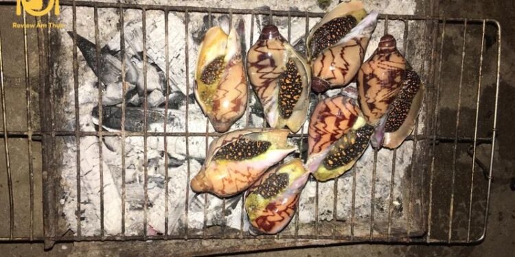 ốc giác nướng mỡ hành