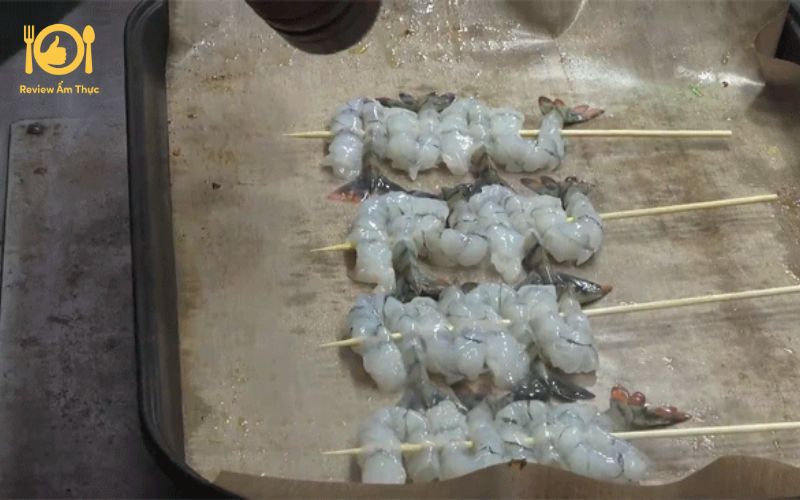 Bí quyết làm nên món tôm nướng bơ tỏi béo ngậy và mềm ngọt 6 tôm nướng bơ tỏi