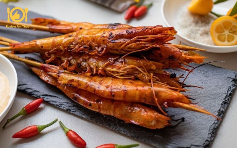 Bí quyết làm tôm nướng than hoa đơn giản, ai cũng làm được 15 Tôm nướng sốt cay
