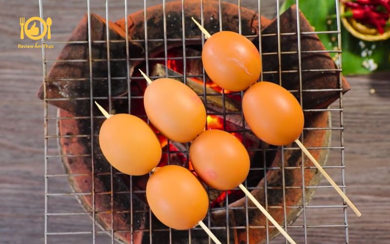 Bí quyết làm trứng gà nướng Thái Lan không bị tanh, ăn là nghiện 16 trứng gà nướng thái lan