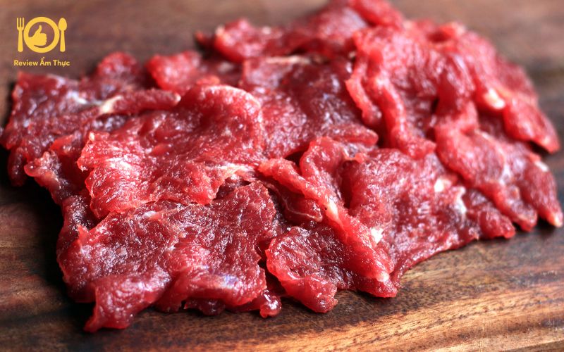 Cách làm bò nướng sốt tiêu đen đơn giản, ngon tuyệt tại nhà 8 bò nướng sốt tiêu đen