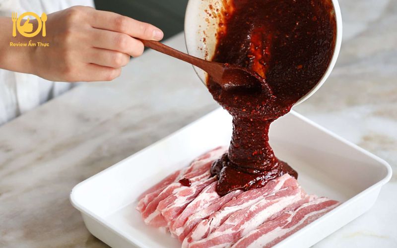 Cách làm bò nướng sốt tiêu đen đơn giản, ngon tuyệt tại nhà 11 bò nướng sốt tiêu đen