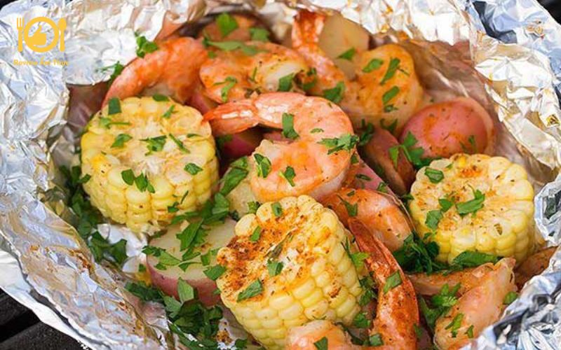 Bí quyết làm món tôm nướng giấy bạc đậm đà, mềm mọng tại nhà 7 tôm nướng giấy bạc
