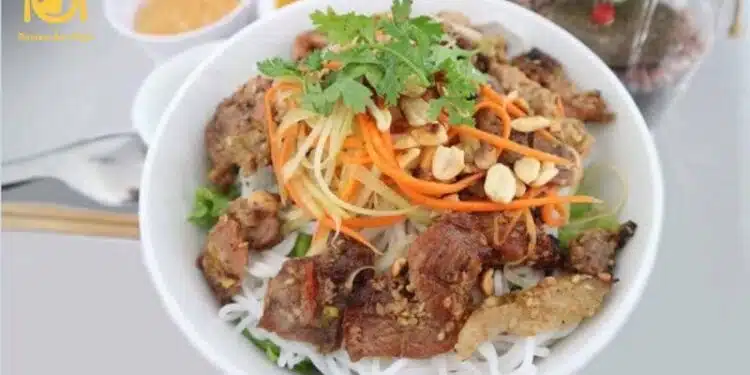 bún thịt nướng chợ bến thành