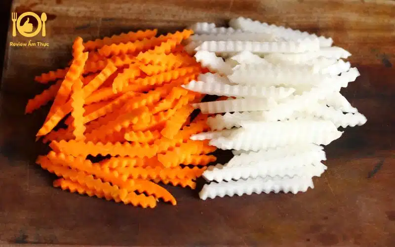 Cách làm đồ chua ăn bún thịt nướng - Bí mật cho món ăn hấp dẫn 8 Cách làm đồ chua ăn bún thịt nướng