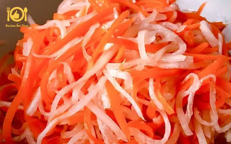 Cách làm đồ chua ăn bún thịt nướng - Bí mật cho món ăn hấp dẫn 9 Cách làm đồ chua ăn bún thịt nướng