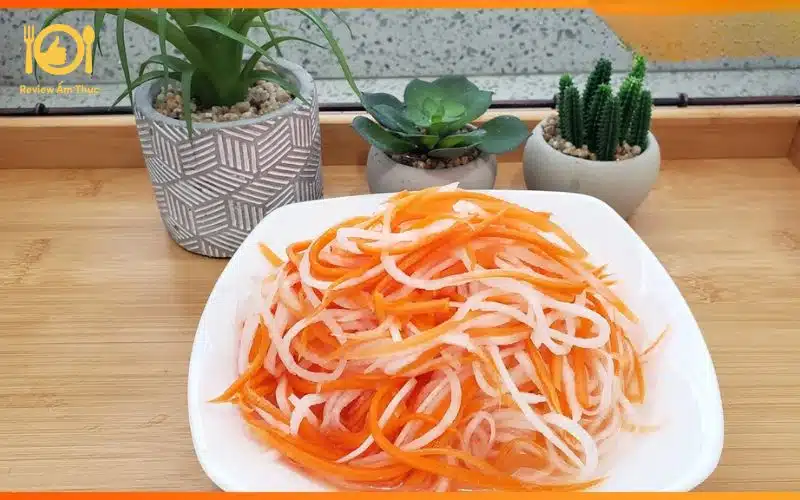 Cách làm đồ chua ăn bún thịt nướng - Bí mật cho món ăn hấp dẫn 10 Cách làm đồ chua ăn bún thịt nướng