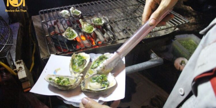 Top 5 quán hàu nướng 5k Hà Nội giá hạt dẻ, ngon miễn bàn