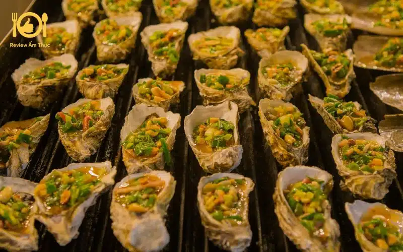 Review 4 quán hàu nướng Hà Nội cực ngon nổi tiếng ở đất Hà Thành 6 hàu nướng hà nội