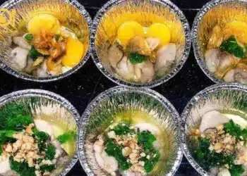 hàu nướng mỡ hành bằng giấy bạc