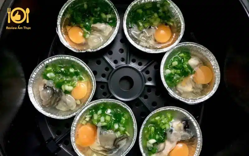 Cách làm hàu nướng trứng cút bằng nồi chiên không dầu đơn giản 9 Hàu nướng trứng cút bằng nồi chiên không dầu