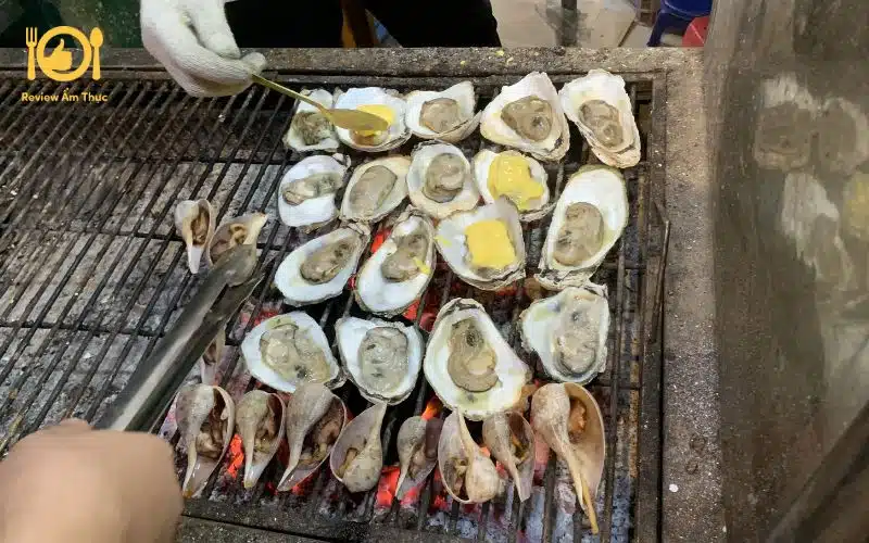 Điểm danh 10 quán hàu nướng ngon, với giá cả phải chăng 20 quán hàu nướng