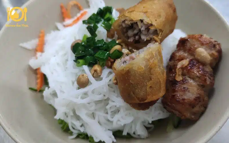 Review quán bún thịt nướng 79 có gì nổi bật và hấp dẫn? 6 bún thịt nướng 79