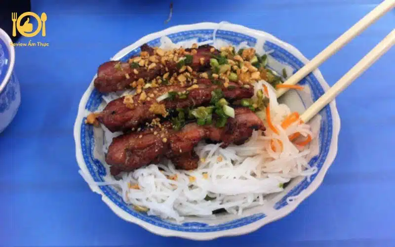 Review bún thịt nướng Tư Hoàng có gì ngon và khác biệt? 6 bún thịt nướng tư hoàng