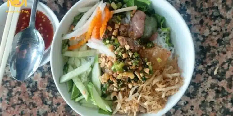 bún thịt nướng tư hoàng