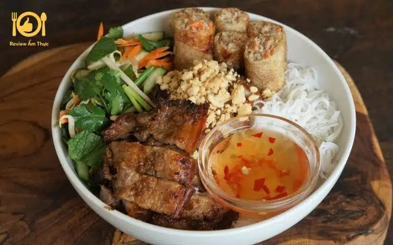 Review quán bún thịt nướng A Tài có gì hấp dẫn thực khách? 9 bún thịt nướng a tài