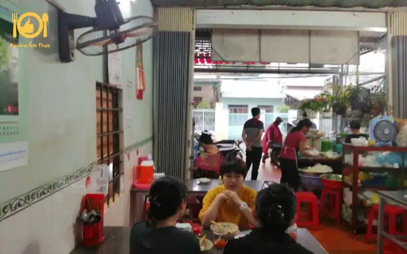 Review bún thịt nướng Bà Cam: Có gì khiến thực khách nhớ mãi? 8 bún thịt nướng bà cam