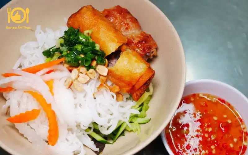 Top 3 quán bún thịt nướng Bà Hạt ngon, nổi tiếng tại Sài Gòn 6 Bún thịt nướng bà Hạt