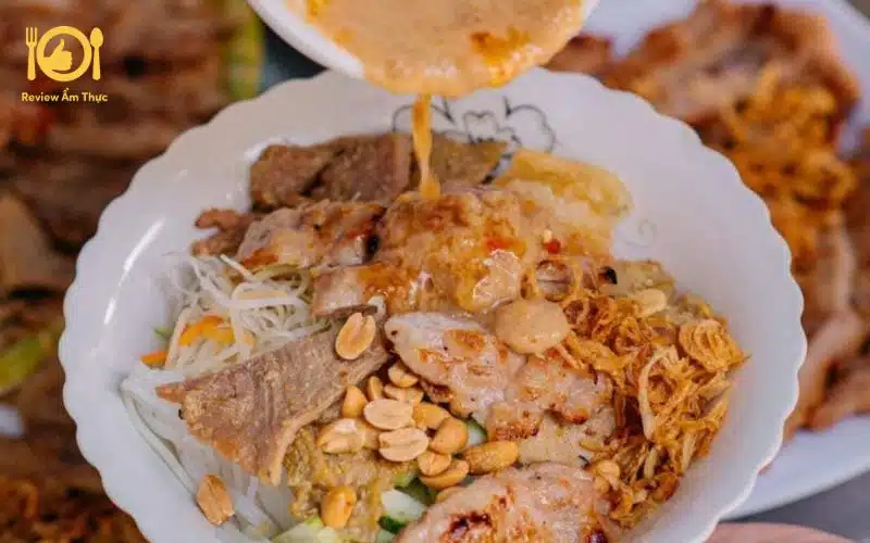 Review bún thịt nướng bà Sáu - Thiên đường ẩm thực tại Quy Nhơn 7 Bún thịt nướng bà Sáu