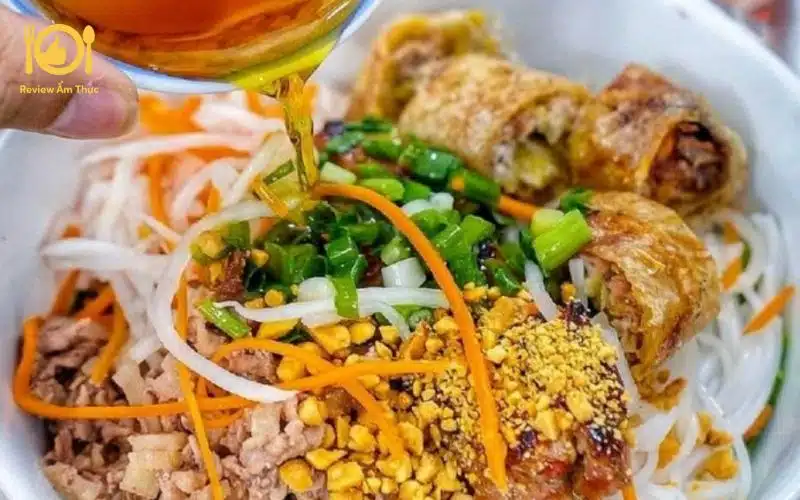 Top 3 quán bún thịt nướng Bình Định nổi tiếng ngon khó cưỡng 5 bún thịt nướng bình định