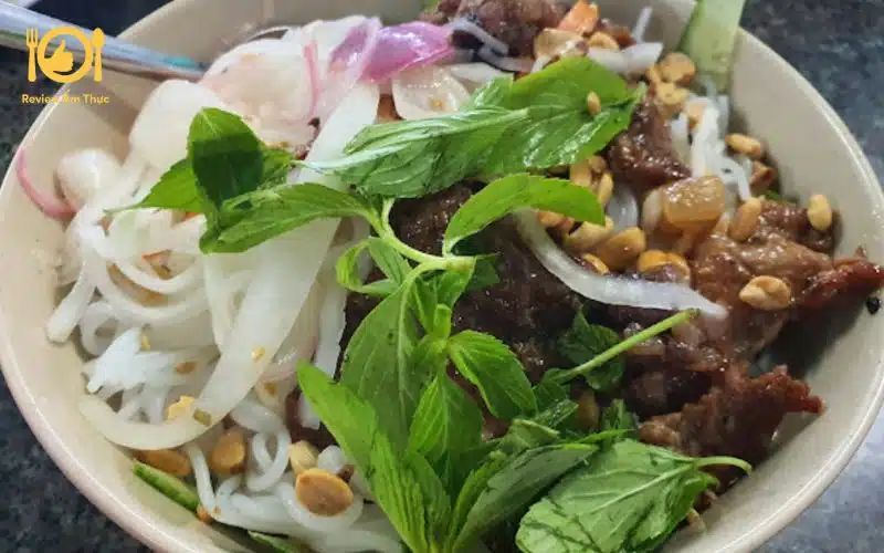 Khám phá TOP 4 quán bún thịt nướng BMT thơm ngon, tròn vị hấp dẫn 8 bún thịt nướng bmt