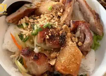 bún thịt nướng cách mạng tháng 8