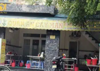 Review bún thịt nướng Cây Mận, quán ngon nổi tiếng Bình Thạnh