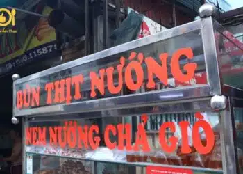 Review bún thịt nướng Chu Văn An có gì mà đông khách đến vậy?
