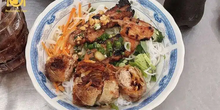 Review chi tiết quán bún thịt nướng Cô Sáu thơm ngon nức tiếng 5 Review chi tiết quán bún thịt nướng Cô Sáu thơm ngon nức tiếng