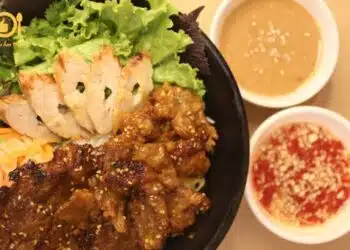 Review quán bún thịt nướng Dì Cẩm - Hương vị ẩm thực tại Hà Nội