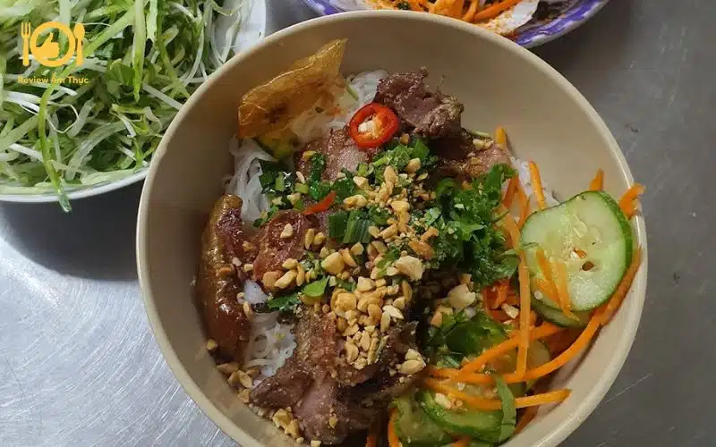 Review quán bún thịt nướng Hoàng Văn Thụ tại thành phố biển 8 bún thịt nướng hoàng văn thụ
