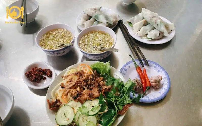 Review quán bún thịt nướng Huyền Anh ngon bậc nhất xứ Huế 11 bún thịt nướng Huyền Anh