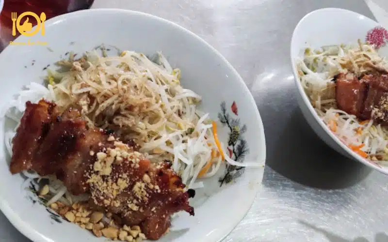 Review bún thịt nướng kim tiền Dì Út - Hương vị ẩm thực 40 năm 8 bún thịt nướng kim tiền dì út