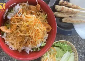 bún thịt nướng ly ly