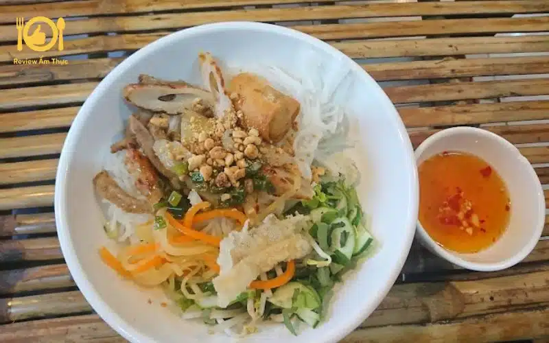 Top 4 quán bún thịt nướng Tân Phú ngon nhất mà bạn phải thử 7 bún thịt nướng tân phú