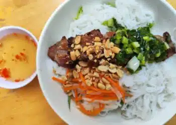 bún thịt nướng Tân Phú