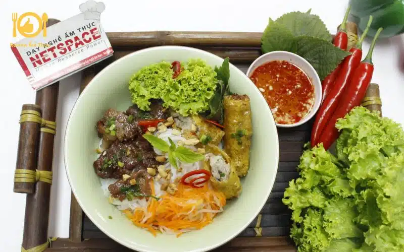 Cách làm bún thịt nướng chả giò giòn rụm đậm đà chuẩn vị 11 bún thịt nướng chả giò